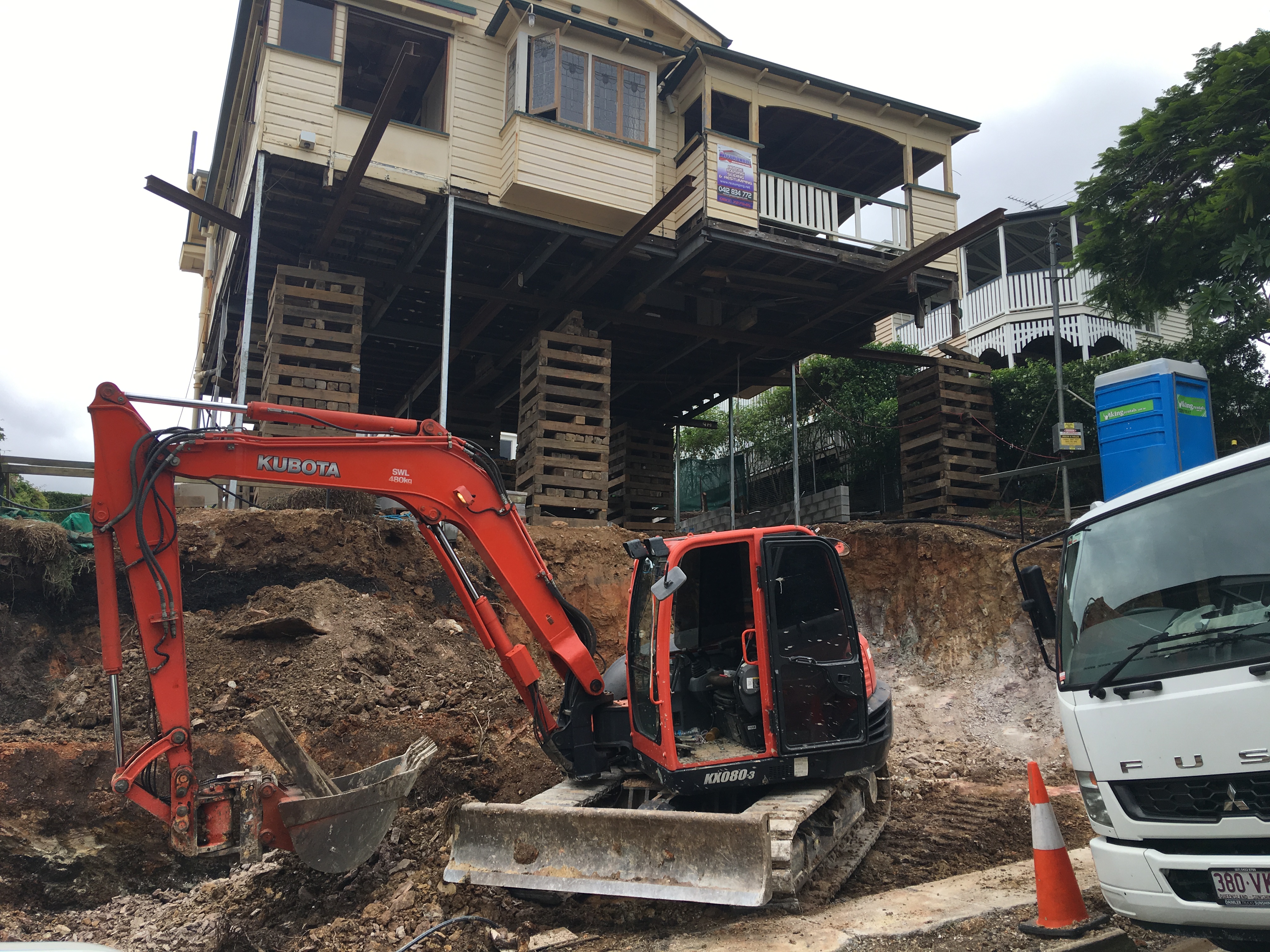 HOUSE LIFT AND BUILD UNDER AT BALMORAL